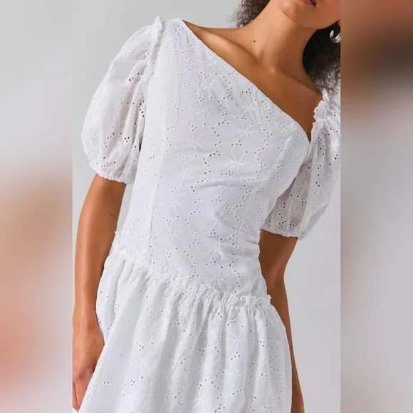 Rare London UO White Eyelet Assymetric Puff Sleeve Mini Dress - Picture 4 of 5